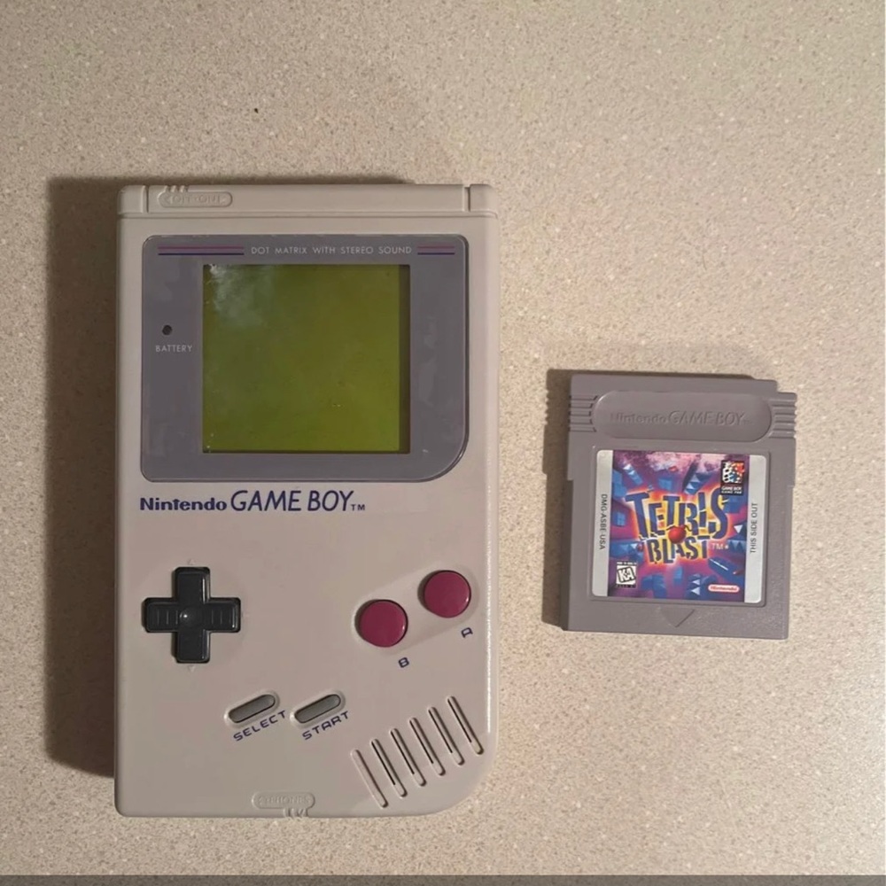 Nintendo Gameboy and game